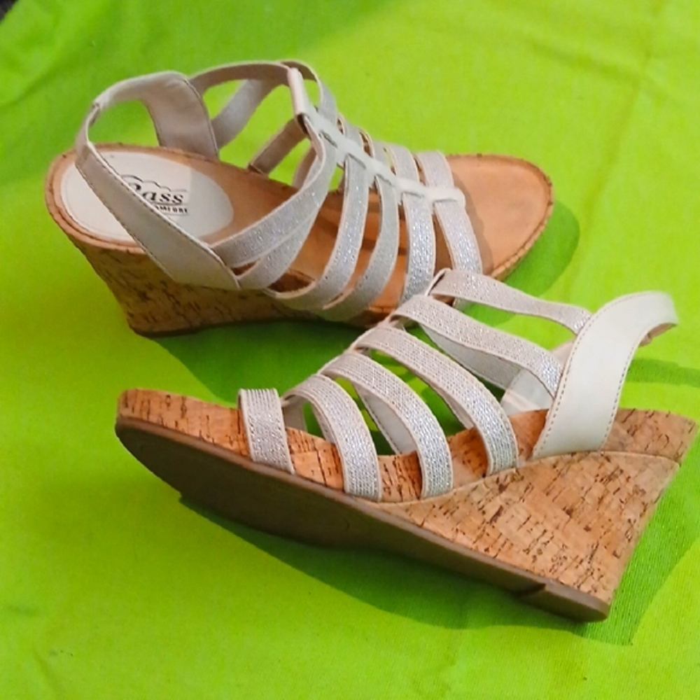 G.H.Bass-GoToComfort-Cork,Creme, Shimmer,Strappy Sz 7, Like New